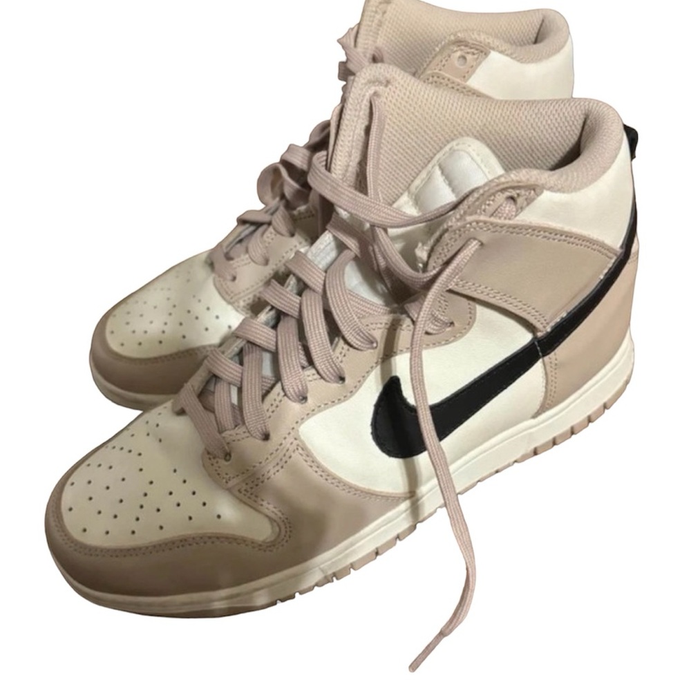 Women’s high Nike Dunks